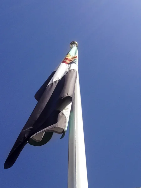 Bendera Daerah Extremadura pada tiang bendera — Stok Foto