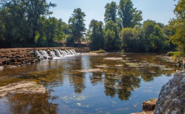 Veronza, Avia Nehri 'nin piknik alanı. Ribadavia, Ourense, Galiçya, İspanya
