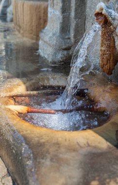 Burgaz termal suları, İspanya 'nın tarihi merkezi Galiçya' da sıcak su kaynakları. Alt bölüm