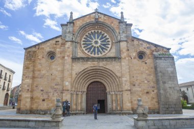 San Pedro Kilisesi, Avila, Kastilya ve Leon 'daki Romanesk kilise, İspanya