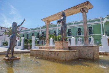 Alange, İspanya: 23 Haziran 2025: Alange, İspanya: İsa Olivares 'in Yaşam Kaynağı heykeli, 2006. Badajoz, Extremadura, İspanya