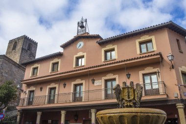 Jarandilla de la Vera Meydanı manzaralı. La Vera, Caceres, Extremadura, İspanya 'nın güzel bölgelerinden biridir.