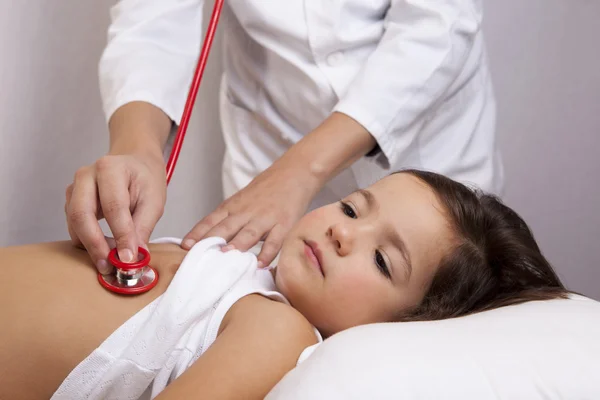 Pediatrician examination on chest — Stock Photo, Image