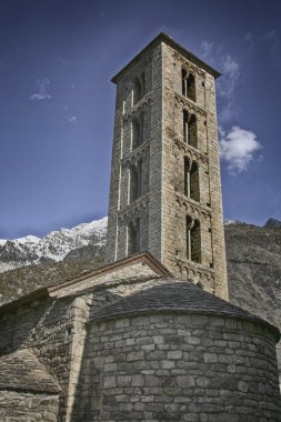 Kule ve Santa Baki de Erill-la-Vall, kilisenin apsis