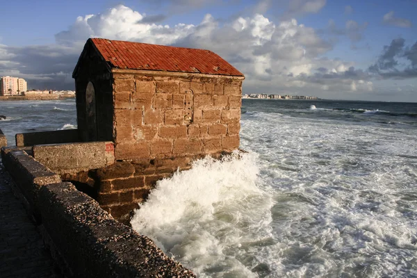 Edificio de ancho de marea, Cádiz, España —  Fotos de Stock