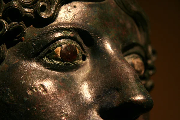 ポンペイからの青銅色の彫像の頭 — ストック写真