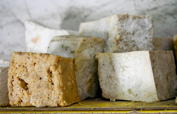 Pezzi se rustico sapone fatto a mano — Foto Stock