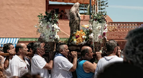 Bearers line. Unidentified people taking part on the Palm Virgin procession — Stock Photo, Image