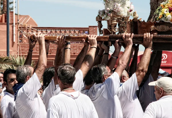 Bearers line. Unidentified people taking part on the Palm Virgin procession — Stock Photo, Image