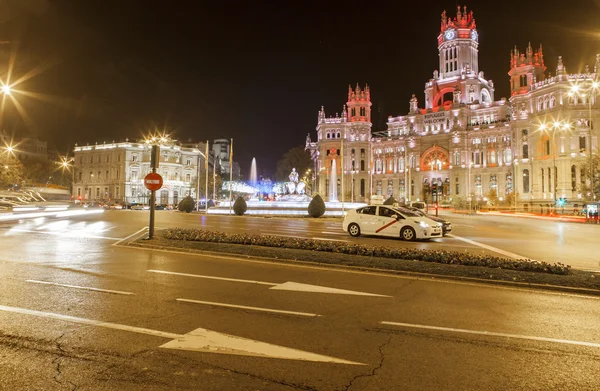 Vista nocturna del Ayuntamiento de Madrid con Fuente Cibeles —  Fotos de Stock