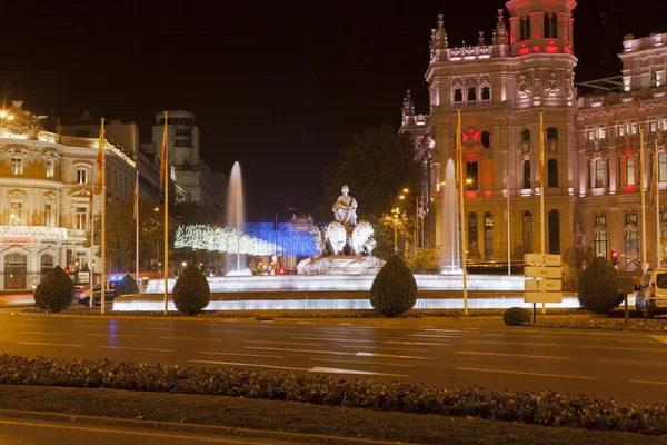 Vista notturna del Consiglio Comunale di Madrid con Fontana di Cibeles — Foto Stock