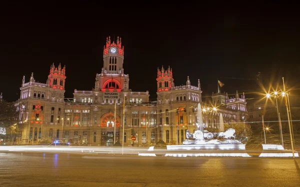 Vista nocturna del Ayuntamiento de Madrid con Fuente Cibeles —  Fotos de Stock