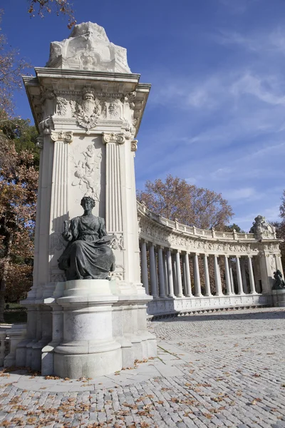 Monumento al rey Alfonso XII —  Fotos de Stock