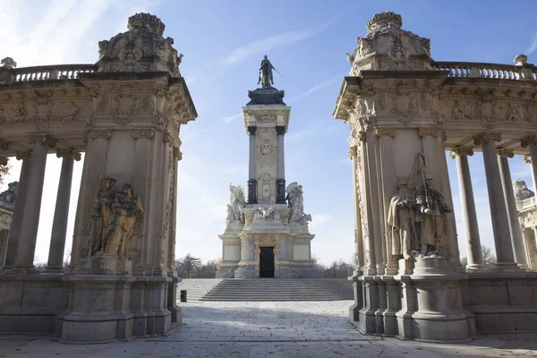 Monumento al rey Alfonso XII —  Fotos de Stock
