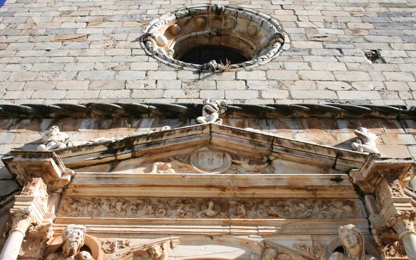 Fassade der Kirche Santa Maria Magdalena, olivenza, spanien — Stockfoto