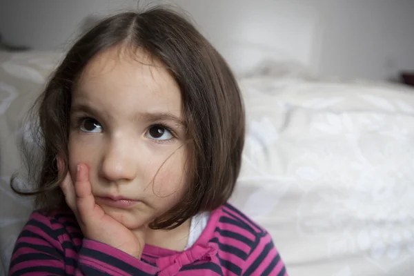 Niña escéptica de tres años — Foto de Stock