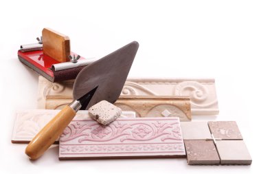 Mala ve beyaz zemin üzerine fayans