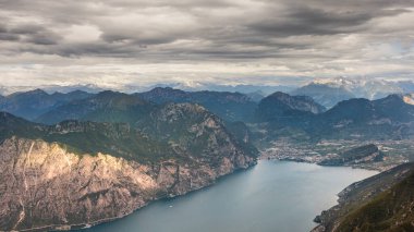 Monte Baldo 'dan Lago di Garda.