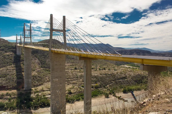acapulco mexico City karayolu üzerinde köprü