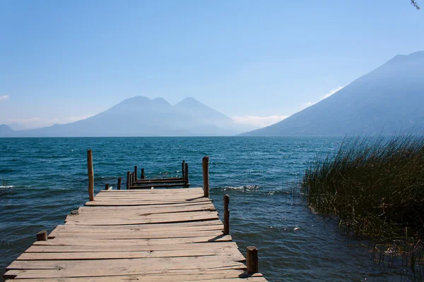 San Marcos La Laguna Guatemala yakın Lake Atitlan ahşap yolu