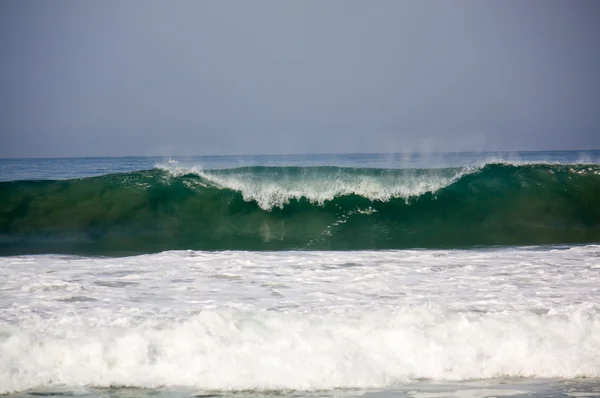 Wave breken op Zicatela Mexicaanse pijpleiding Puerto Escondido Mexi — Stockfoto