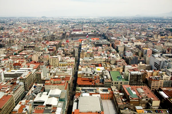 Dağlar ve bulutlar Df Meksika city havadan görünümü