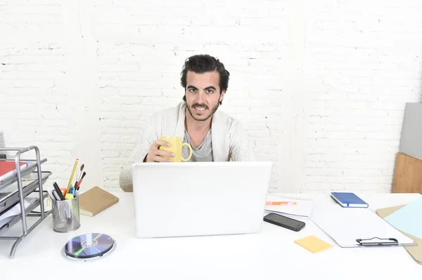 Student preparing university project or hipster style freelancer businessman working with laptop — Stock Photo, Image