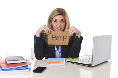 genç güzel iş kadını stres yardım duygu için soran ofisinde çalışan yorgun 