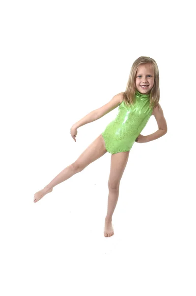 Bonito menina apontando perna no corpo partes aprendendo escola gráfico série — Fotografia de Stock