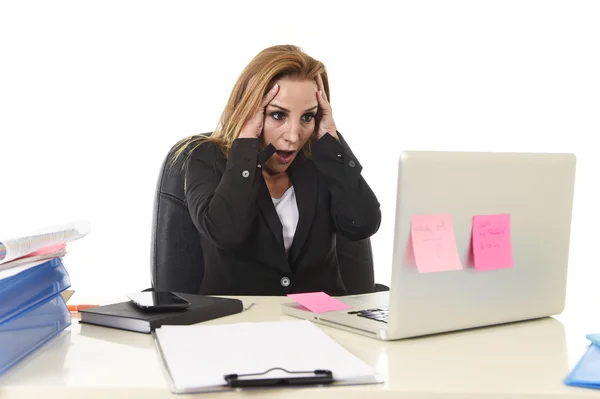 Worried attractive businesswoman in stress working with laptop c — Stockfoto