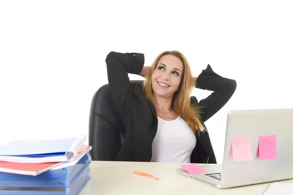 40s blond businesswoman working at office laptop computer relaxe — Stock Photo, Image