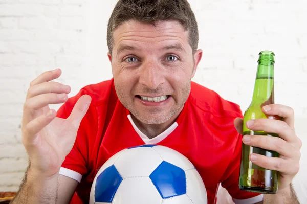 Close-up face fan man kijken voetbal op TV in team Jersey lijden nerveus — Stockfoto