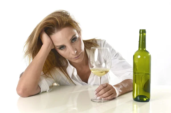 Blond wasted and depressed alcoholic woman drinking white wine g — Stock Photo, Image