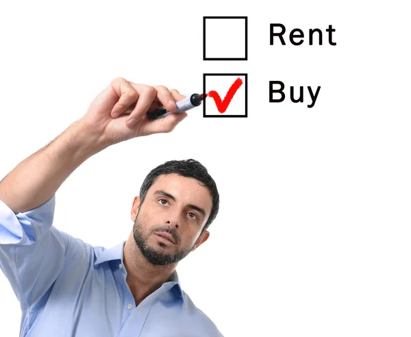 Homem de negócios escolhendo alugar contra comprar, alugar contra comprar, opção no conceito de imobiliário formal — Fotografia de Stock