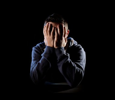 umutsuz adam duygusal acı, keder ve derin depressio acı