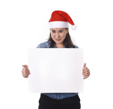 Noel Baba Noel şapka boş BIL tutan genç tatlı Latin kadın