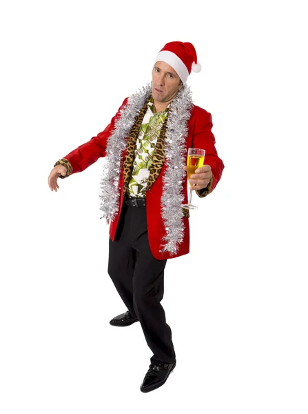 Verschwendete Betrunkene rechen Senior-Geschäftsmann bei Champagner-Weihnachtstoast-Party bei der Arbeit mit Weihnachtsmütze — Stockfoto