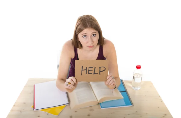 College student meisje studeren voor Universiteit examen bezorgd in stress om hulp te vragen — Stockfoto