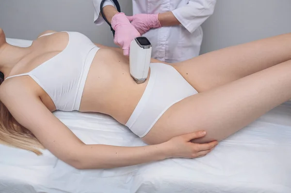 Epilazione Laser Cosmetologia Nel Salone Bellezza Procedura Depilazione Epilazione Laser — Foto Stock