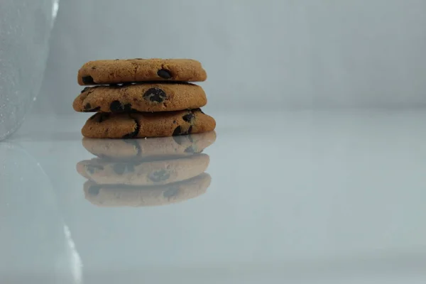 Trois Quatre Cinq Plusieurs Biscuits Chocolat Avec Chocolat Sont Empilés — Photo