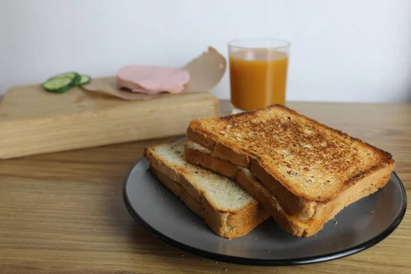 Food Avtrak Sandwiches Ham Cheese Vegetable Elenium Lie Gray Plate — Stock Photo, Image