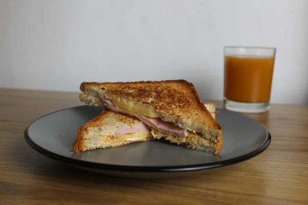 Food Avtrak Sandwiches Ham Cheese Vegetable Elenium Lie Gray Plate — Stock Photo, Image