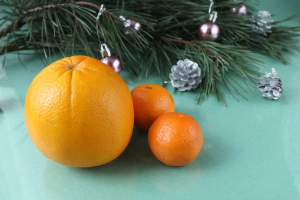 Tangerines Orange Lie Spruce Tree Green Background New Year Christmas — Stock Photo, Image