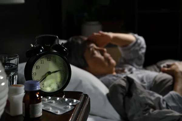 Une Femme Âgée Déprimée Couchée Dans Son Lit Peut Pas — Photo