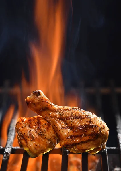 Kaki Ayam Panggang Panggangan Menyala — Stok Foto