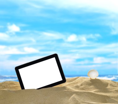 Sahilde tablet bilgisayar