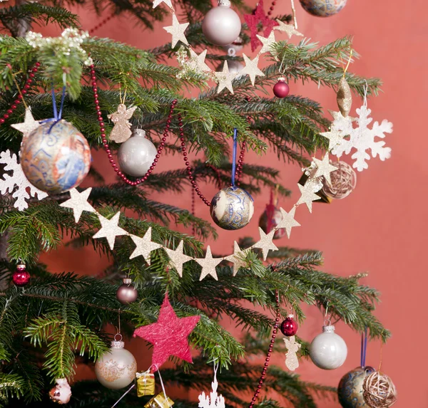 Albero di Natale decorato — Foto Stock