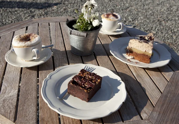 Kaffee und Kuchen — Stockfoto