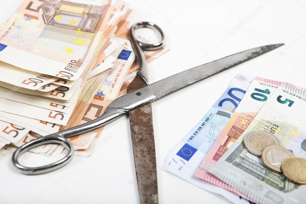 monetary scissors come apart