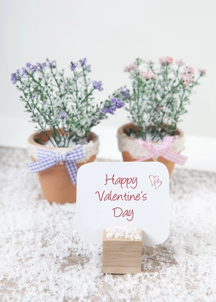 Gelukkige Valentijnskaarten dag met bloemen — Stockfoto